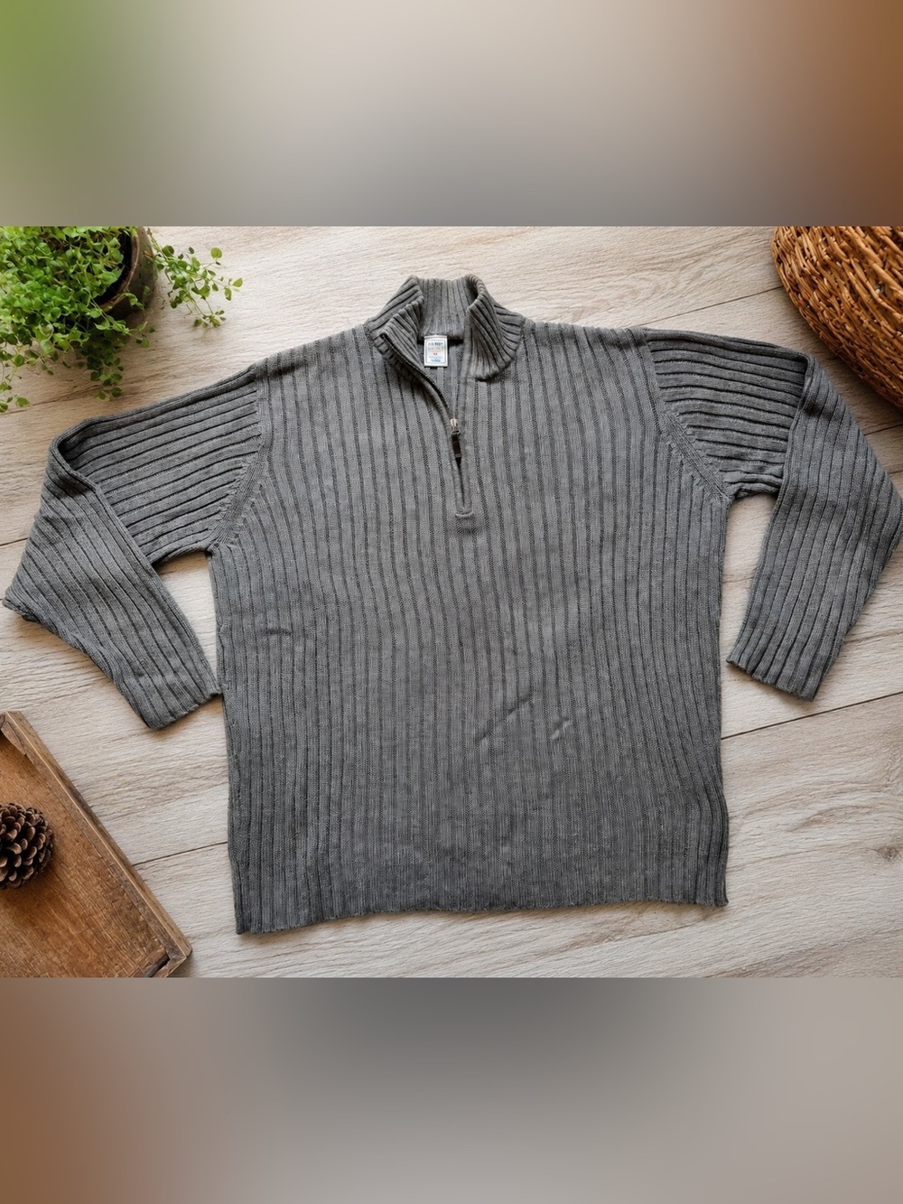 Old Navy Men's Gray Ribbed Quarter-Zip Sweater
